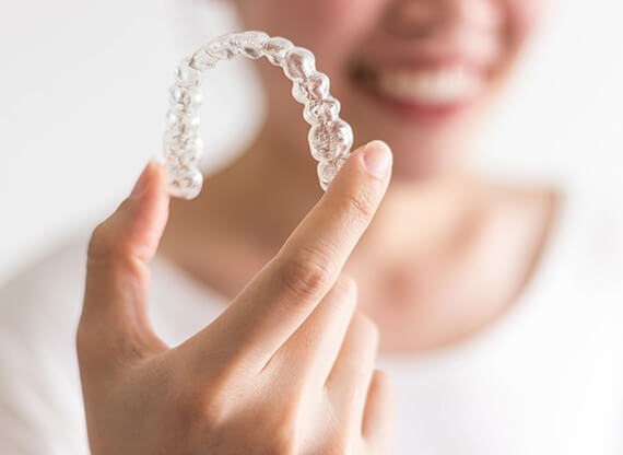 DGouttieres invisibles invisalign Dr Isabelle Thomas orthodontiste 13100